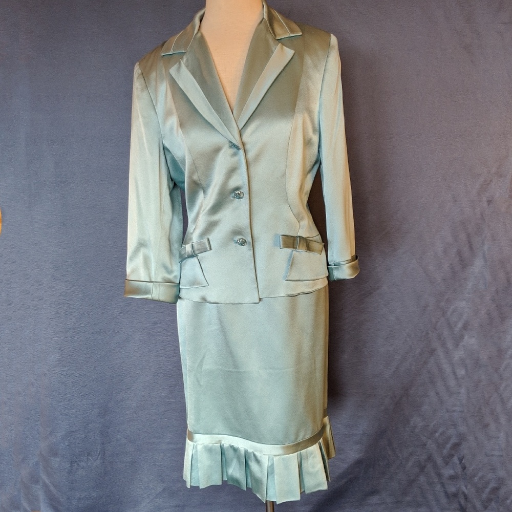 Albert Nipon - image 1